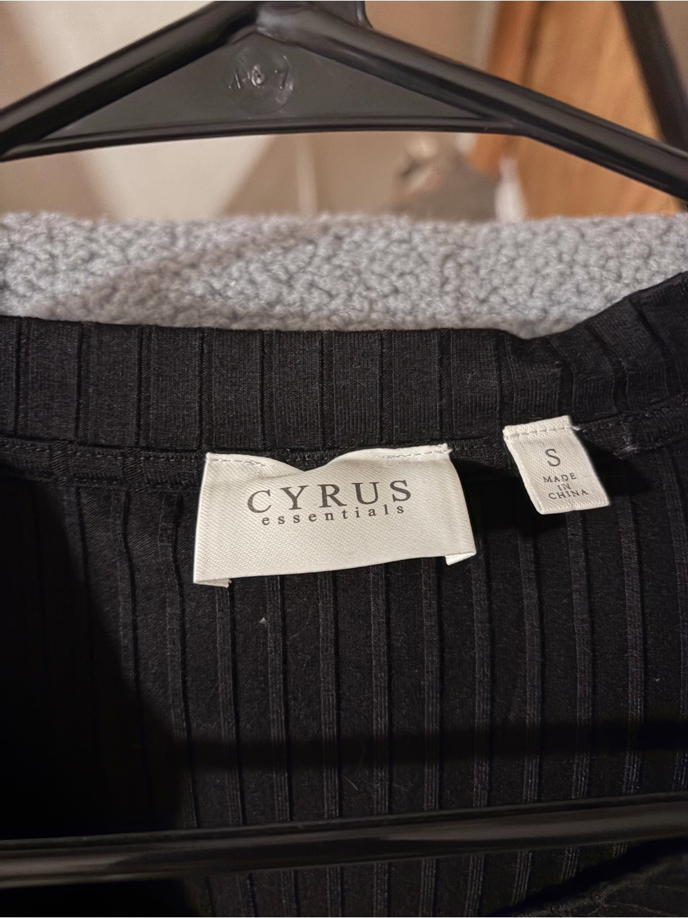 Cyrus Black Ribbed V-Neck Short Sleeve Top - Picture 2 of 4